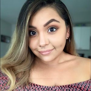 Meet your Posher, Roxanne